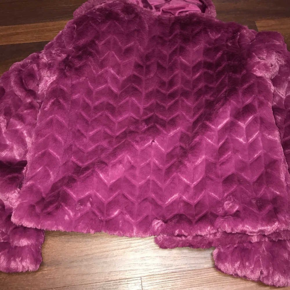 Band Of The Free Plush Faux Fur Coat Jacket In Eggplant NWT - Picture 8 of 8